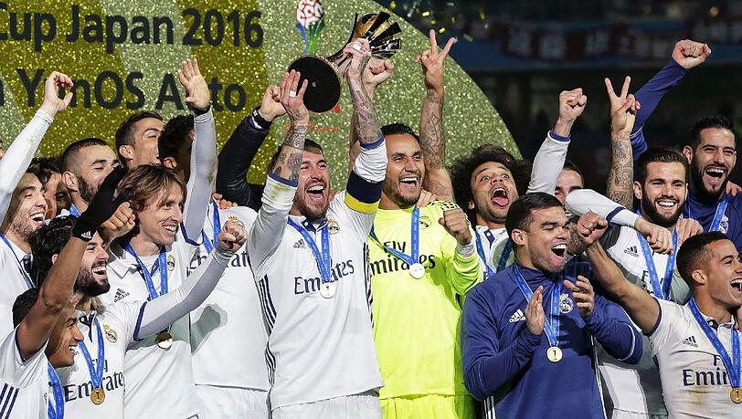 Klub-Weltmeister Real Madrid darf im Sommer doch wieder Spieler verpflichten. Klub-Weltmeister Real Madrid darf im Sommer doch wieder Spieler verpflichten.