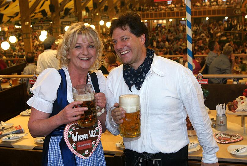 Saskia Vester mit AZ-Kulturredakteur Adrian Prechtel