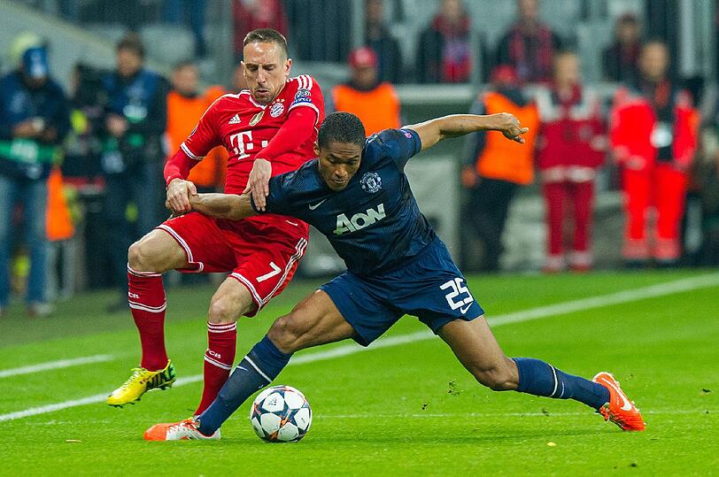 FRANCK RIBÉRY: NOTE 2.
Brauchte 55 Minuten, bis er zu sich selbst fand und dann endlich Kleiderschrank Jones zu Kleinholz verarbeitete. Stärkster Bayer hinten raus.