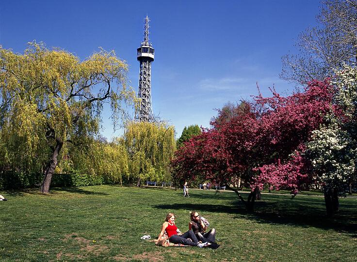 Der "Prager Eiffelturm" ist ein beliebtes Ziel.