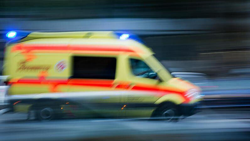 Ein 19-jähriger Asylbewerber hat sich in einem Supermarkt nahe Eichstätt selbst angezündet. Ein 19-jähriger Asylbewerber hat sich in einem Supermarkt nahe Eichstätt selbst angezündet.