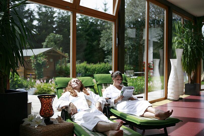 Romantik-Hotel Gut Schmelmerhof: Entspannen im Wintergarten