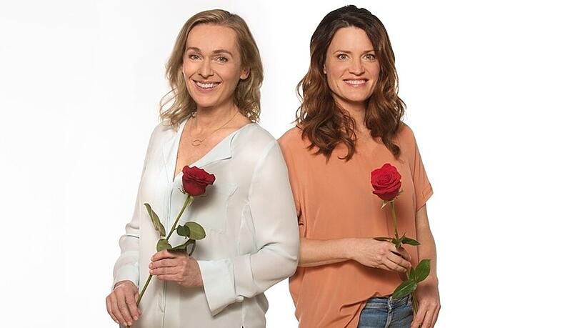 Jana Hora-Goosmann (l.) und Judith Sehrbrock sind die Hauptdarstellerinnen der 18. Staffel "Rote Rosen". Jana Hora-Goosmann (l.) und Judith Sehrbrock sind die Hauptdarstellerinnen der 18. Staffel "Rote Rosen".