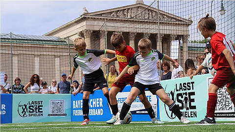 Im Rahmen des Sportfestivals auf dem K&ouml;nigsplatz wird auch wieder der M&uuml;nchner Streetsoccer-Cup ausgetragen.