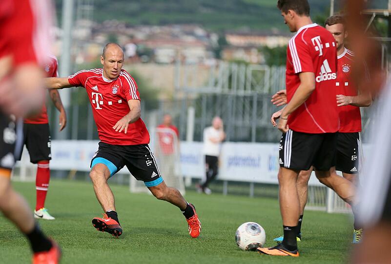 Das erste Training von Arjen Robben in Riva.