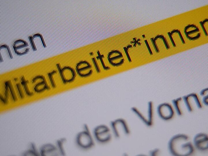 Das Gendersternchen wird immer mehr zum Alltag - und steht nun als Begriff auch im Duden.