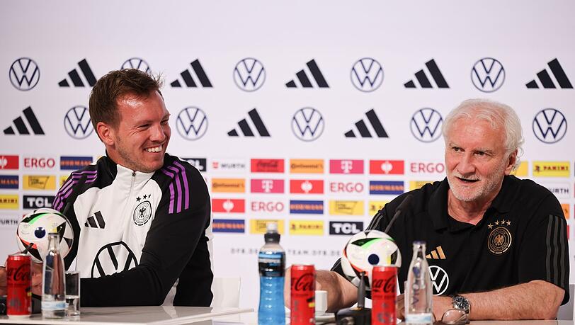 Pressekonferenz mit Bundestrainer Julian Nagelsmann (l) und Sportdirektor Rudi Völler.