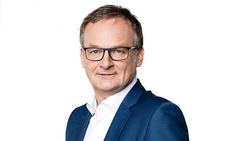 Moderator Frank Plasberg führt am Montag durch ein "hart aber fair extra". Moderator Frank Plasberg führt am Montag durch ein "hart aber fair extra".