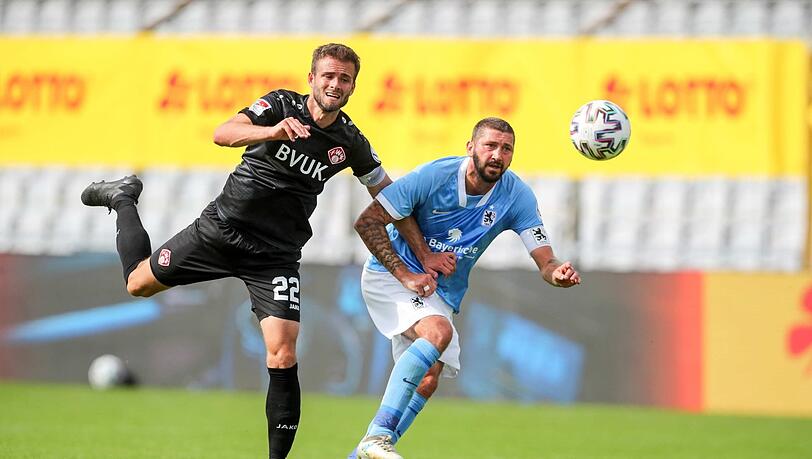 Dieses Spiel - das Totopokal-Finale zwischen 1860 München und den Würzburger Kickers - fand zwei Wochen zu früh statt: Ab 19. September sind beim Amateursport wieder Zuschauer zugelassen. Dieses Spiel - das Totopokal-Finale zwischen 1860 München und den Würzburger Kickers - fand zwei Wochen zu früh statt: Ab 19. September sind beim Amateursport wieder Zuschauer zugelassen.