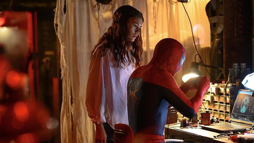 Zendaya mit ihrem Spider Man.