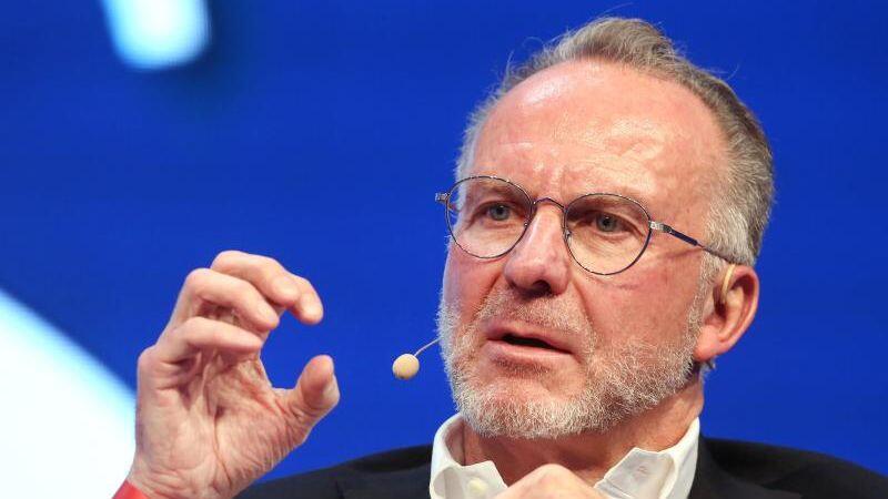 Der Vorstandsvorsitzende vom FC Bayern München, Karl-Heinz Rummenigge. Foto: Roland Weihrauch/dpa/Archivbild