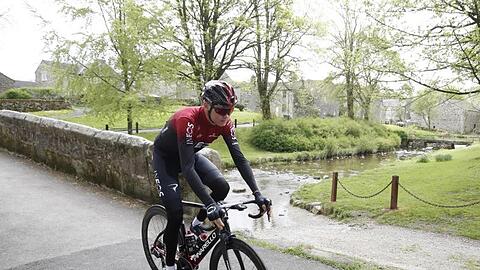 Chris Froome musste das Critérium du Dauphiné nach einem Trainingssturz aufgeben.