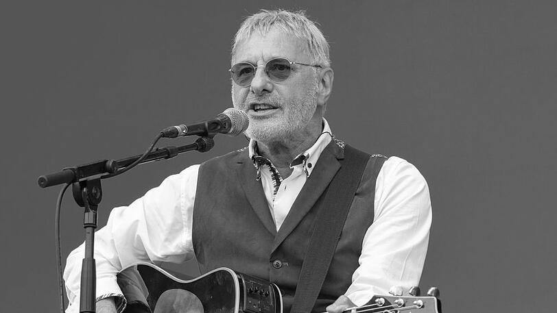 Steve Harley ist am 17. März 2024 im Alter von 73 Jahren gestorben. Er hat den Kampf gegen den Krebs verloren.