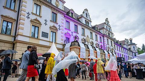 Die Premiere der Regensburger Schlossfestspiele wurde wegen Regen abgesagt.