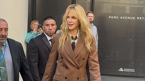 Im hellbraunen Anzug erschien Nicole Kidman zu dem besonderen Spendentag am 11. September in New York.