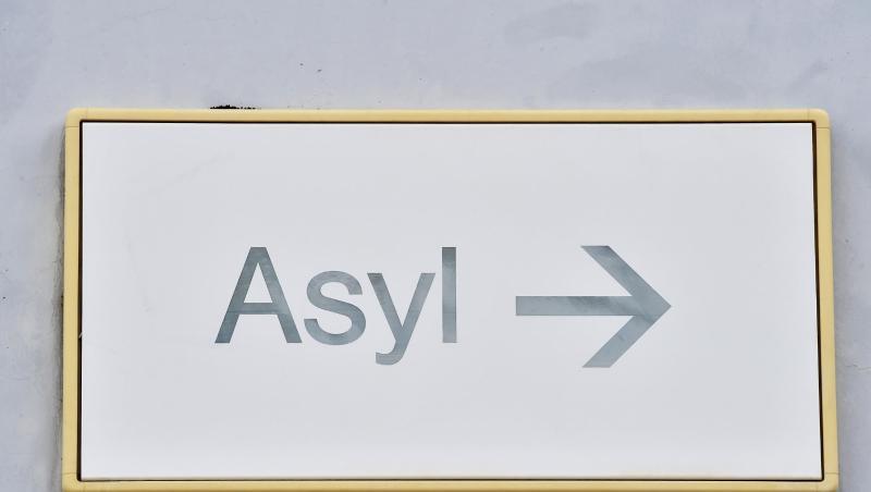Die Ministerpräsidenten der Bundesländer wollen Asylbewerbern, für die anderes europäisches Land zuständig ist, die Leitungen kürzen. Die Ministerpräsidenten der Bundesländer wollen Asylbewerbern, für die anderes europäisches Land zuständig ist, die Leitungen kürzen.