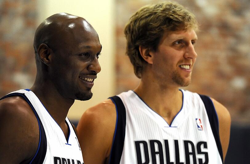 Lamar Odom mit Dirk Nowitzki