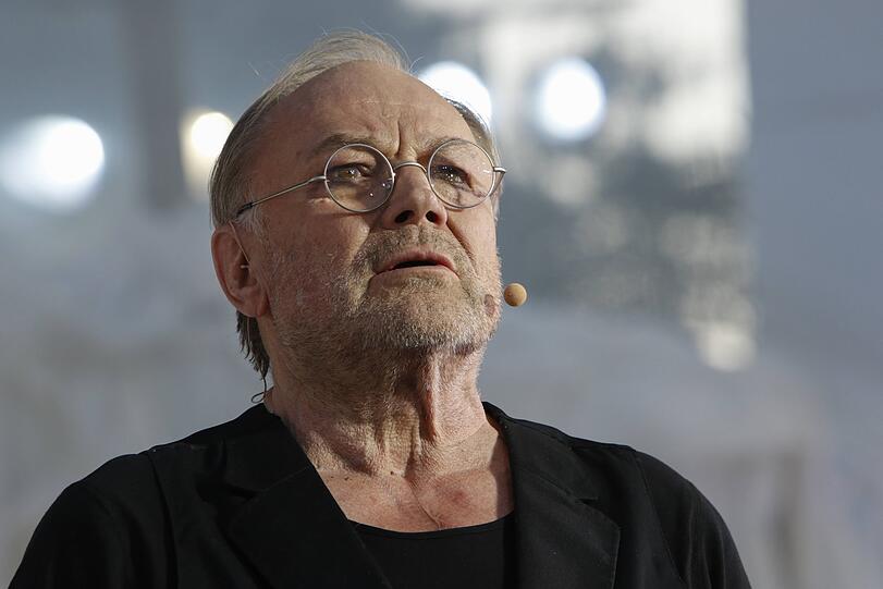 Klaus Maria Brandauer (als Hagen) bei den Nibelungenfestspielen in Worms