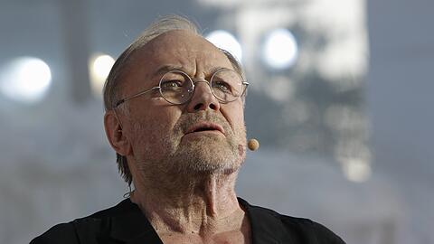 Klaus Maria Brandauer (als Hagen) bei den Nibelungenfestspielen in Worms