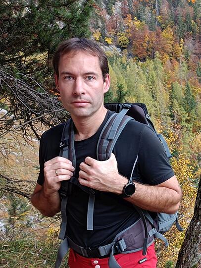 Daniel Hrassky ist in der Sektion Berchtesgaden des Deutschen Alpenvereins im Vorstand und für die Öffentlichkeitsarbeit tätig. Daniel Hrassky ist in der Sektion Berchtesgaden des Deutschen Alpenvereins im Vorstand und für die Öffentlichkeitsarbeit tätig.