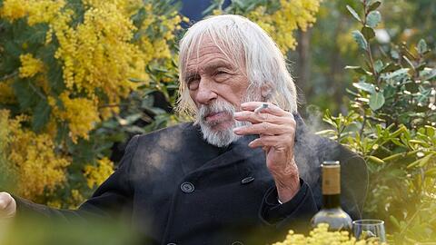 Gönnt sich auf seinem eigenen Weingut gerne einen guten Tropfen: Frankreichs Komiker-Legende Pierre Richard