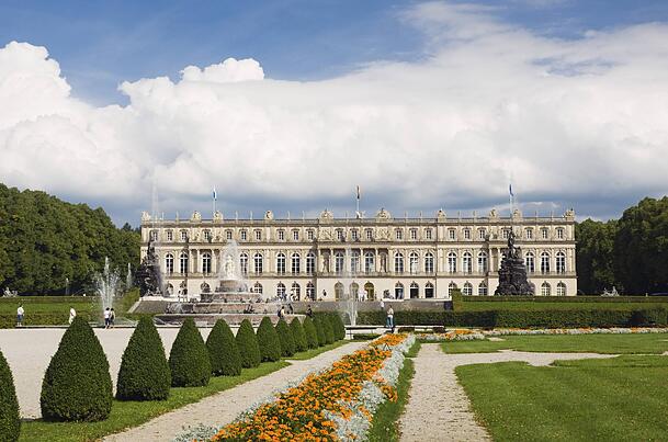 Schloss Herrenchiemsee – entstanden nach dem Vorbild von Versailles. Schloss Herrenchiemsee – entstanden nach dem Vorbild von Versailles.