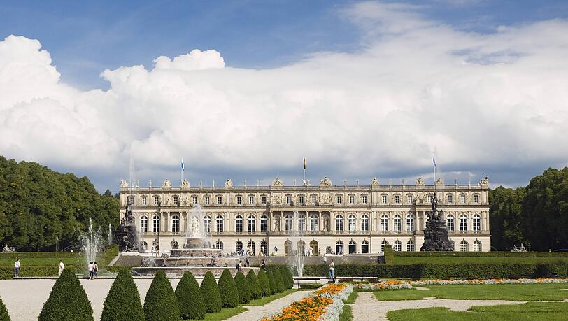 Schloss Herrenchiemsee – entstanden nach dem Vorbild von Versailles. Schloss Herrenchiemsee – entstanden nach dem Vorbild von Versailles.