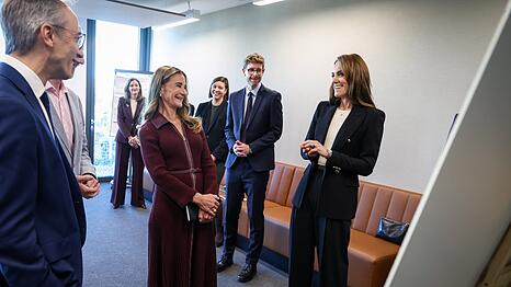 Prinzessin Kate (r.) hat sich mit Melinda French Gates getroffen.