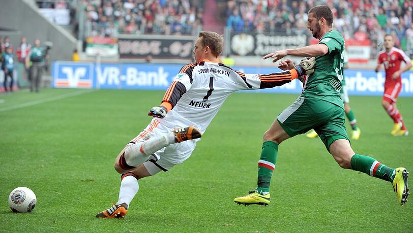 Bayerns Torwart Manuel Neuer beim 0:1 gegen Augsburg. Bayerns Torwart Manuel Neuer beim 0:1 gegen Augsburg.