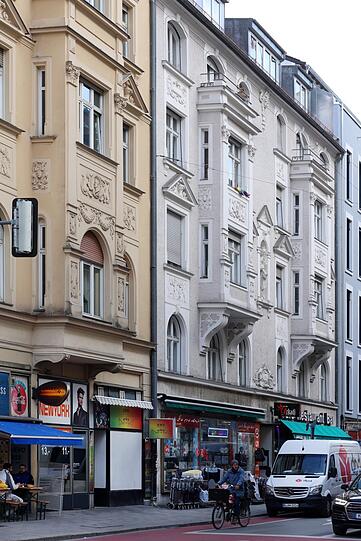 Es sind nicht viele, aber ein paar schöne Altbauten sind erhalten.