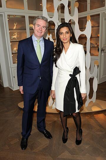 Megha Mittal mit Anders Thomas (Geschäftsführer Porzellan Manufaktur Nymphenburg)