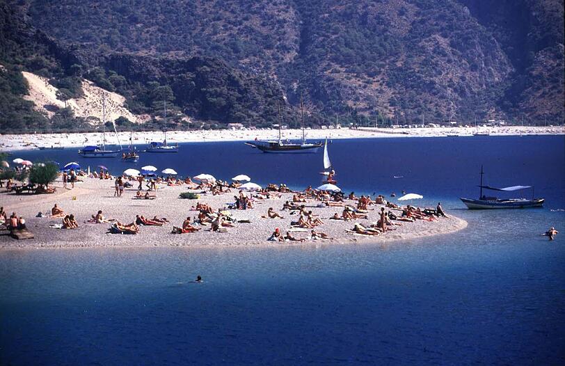 Ölüdeniz: Glasglares Wasser lädt am berühmtesten Strand der Türkei zum Baden ein.