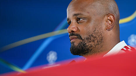 "Ich habe wahrscheinlich 35 Spiele von PSG geschaut in den letzten Tagen", sagt Bayern-Trainer Vincent Kompany vor dem Halbfinal-R&uuml;ckspiel gegen die Franzosen.