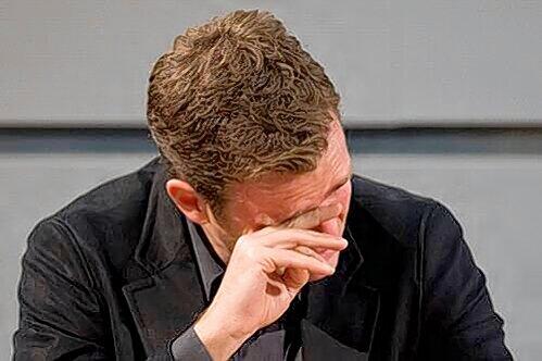 Tränen bei der Presskonferenz: DFB-Manager Oliver Bierhoff.