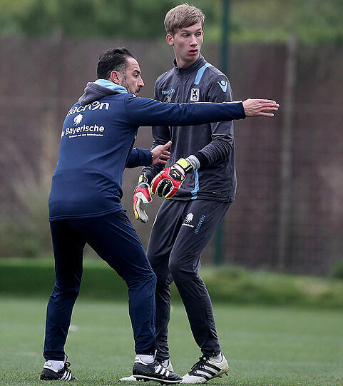 Die Löwen im Trainingslager in Troia: Nach einem Laufstufen-Test zum Start steht am Dreikönigstag wieder der Ball im Mittelpunkt des mehr oder weniger fröhlichen Treibens.