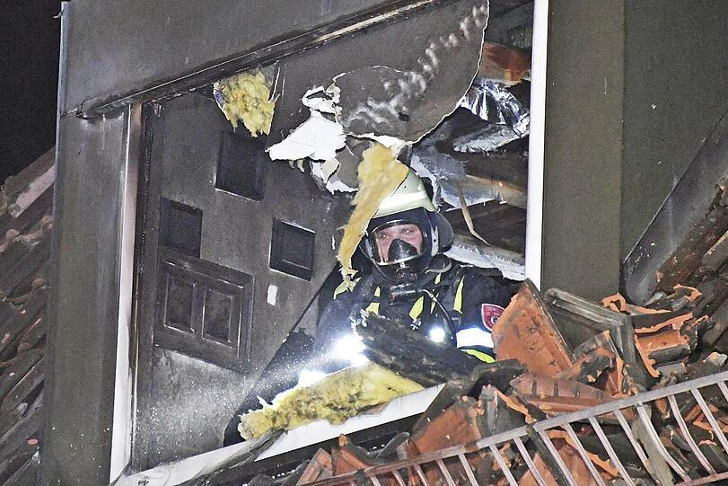 Bei dem Brand wurden drei Menschen verletzt.