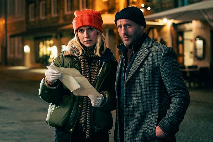 Demnächst ist Sarah Thonig erstmals im Kino zu sehen: In "Kommissar Jennerwein - Hochsaison" übernimmt sie eine der Hauptrollen an der Seite von Florian Brückner. Kinostart ist am 5. November. Demnächst ist Sarah Thonig erstmals im Kino zu sehen: In "Kommissar Jennerwein - Hochsaison" übernimmt sie eine der Hauptrollen an der Seite von Florian Brückner. Kinostart ist am 5. November.
