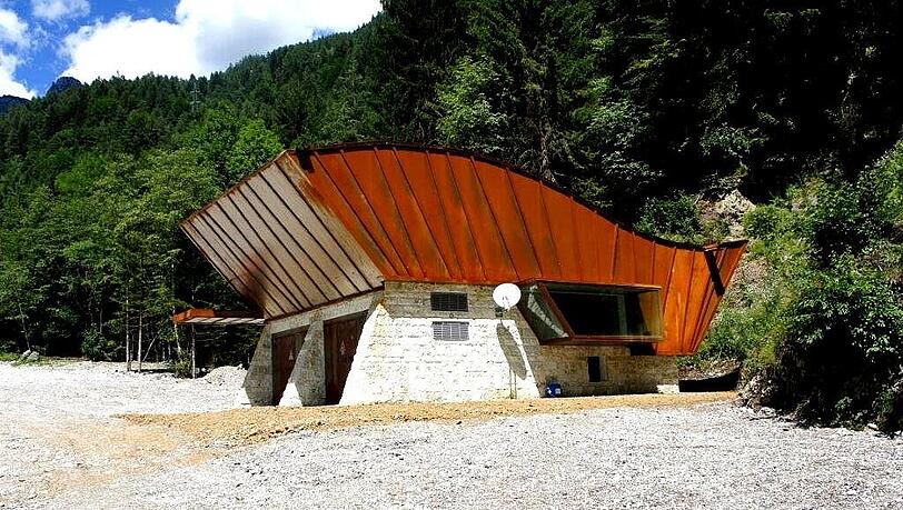 Fest in Münchner Hand: Das Wasserkraftwerk „Vallesina“ im Valle di Cadore. Fest in Münchner Hand: Das Wasserkraftwerk „Vallesina“ im Valle di Cadore.