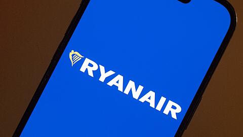 Ryanair will Bordkarten (fast) nur noch über die App ausgeben. (Symbolbild)