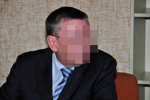 Der ehemalige MAN-Turbo-Vorstands-Chef Heinz Jürgen M. vor Gericht.