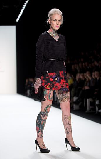 Sexy Körperkunst: Verrückte Tattoos - Spektakuläre Bilder...