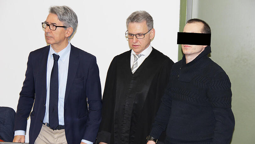 Paolo H. mit seinen Anwälten vor Gericht in München. Paolo H. mit seinen Anwälten vor Gericht in München.