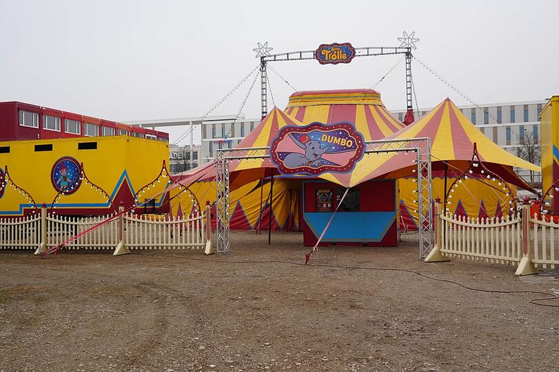 Der Maskottchen-Zirkus.