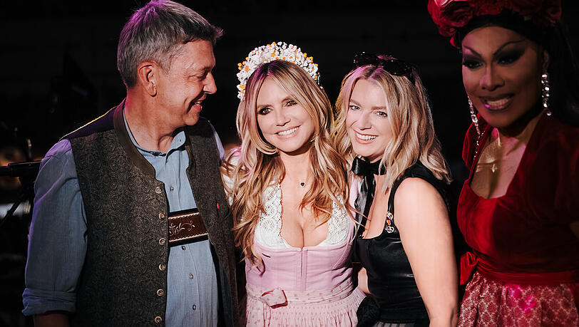 Heidi Klum schaute bei den Wirten Franziska und Peter Reichert vorbei. Heidi Klum schaute bei den Wirten Franziska und Peter Reichert vorbei.