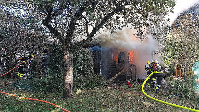 Das Gartenhaus wurde ein Raub der Flammen und muss abgerissen werden.