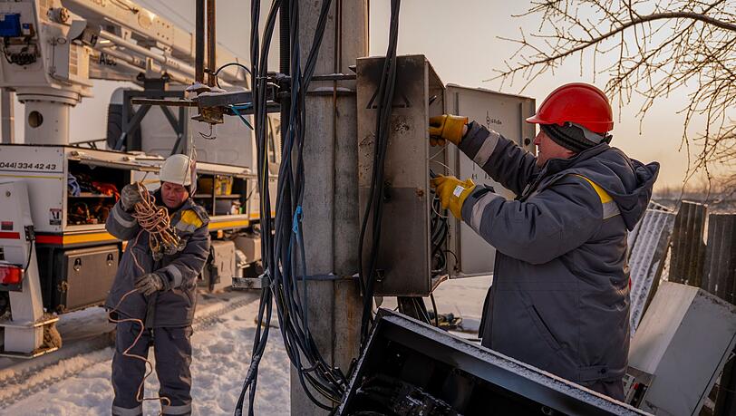 Elektriker in Kiew k&auml;mpfen um eine Wiederherstellung der Stromversorgung.