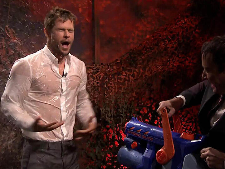 So sexy zeigt sich Chris Hemsworth in "The Tonight Show"
