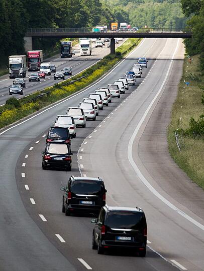 Am Mittwoch kam der Leichenwagen-Konvoi in Haltern am See an.