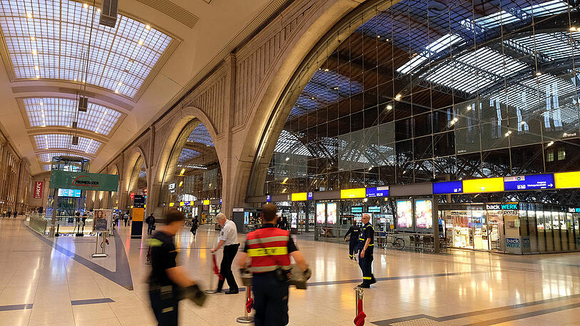 Terror-Übung im Hauptbahnhof Leipzig: Hunderte Polizisten und Helfer üben für den Ernstfall.