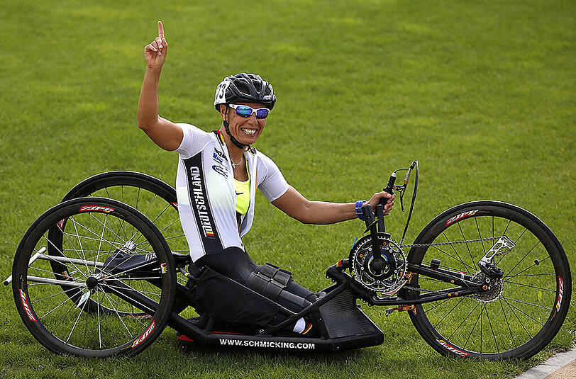 Andrea Eskau (Radsport): Andrea Eskau ist die einzige im deutschen Team, die Gold bei Sommer- und Winter-Paralympics gewann. Die seit 1998 nach einem Rad-Unfall querschnittsgelähmte Diplom-Psychologin holte dreimal Gold mit dem Handbike. Bei den Winter-Paralympics in Sotschi siegte sie 2014 im Biathlon und Langlauf. Zudem holte sie in den drei Sportarten bisher insgesamt 21 WM-Titel. Die "Tigerin" will nochmal Gold gewinnen - auch wenn das Klima an der Copacabana für sie als Asthmatikerin "nicht so prickelnd ist".